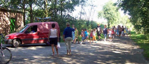 Mobiele geluidsinstallaties - rode_geluidswagen_bas_nooijen