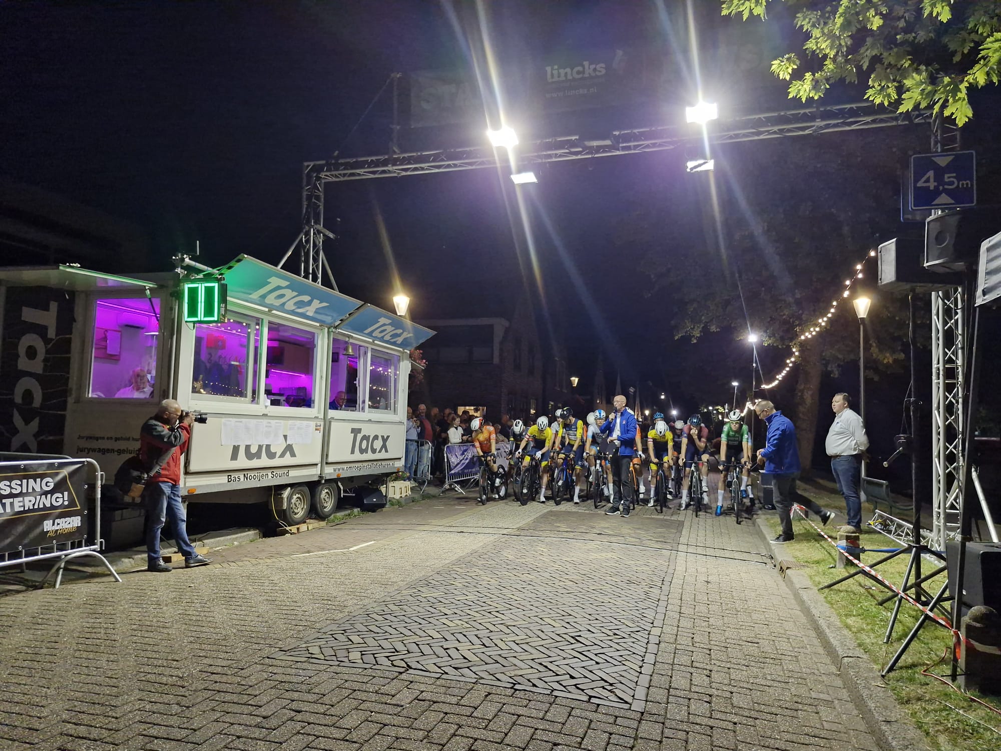 Jurywagen & finish